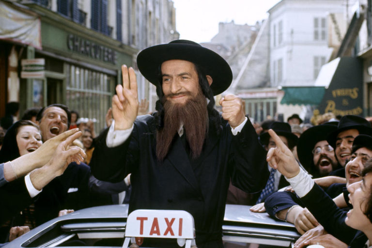 Prod DB © Films Pomereu / DR
LES AVENTURES DE RABBI JACOB  (LES AVENTURES DE RABBI JACOB) de Gerard Oury 1973 FRA
avec Louis De Funes
religieu juif, rabbin, victoire, acclamation, celebrite, quartier du Marais, taxi